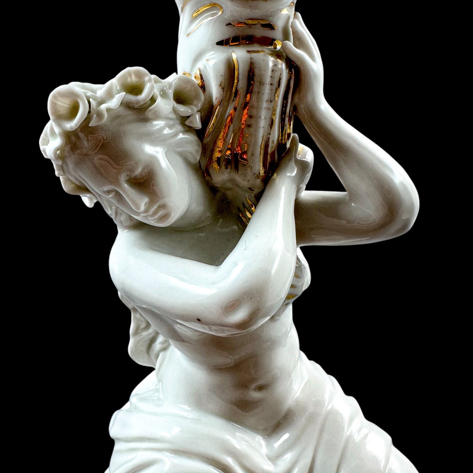Woonaccessoires Paar Victoriaanse porseleinen figuratieve kandelaars, mogelijk Sutherland & Sons, Staffordshire photo