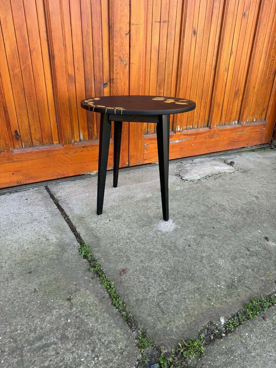 photo for sale Zwart handgeschilderd bijzettafeltje, jaren 1960