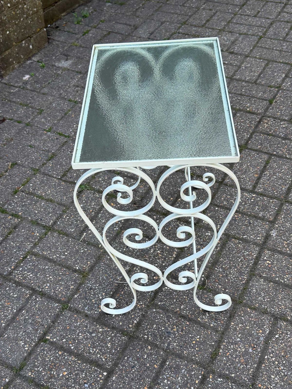 photo vinterior Vintage 1970s Wrought Iron Side Table With Textured Glass Top L