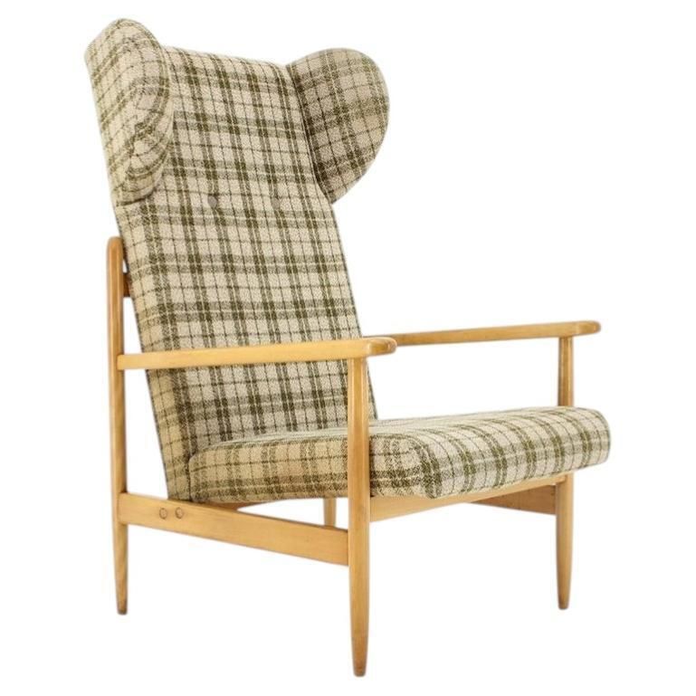 Zeldzame mid-century modern beukhouten fauteuil met vleugelleuningen door ÚLUV, Tsjecho-Slowakije, jaren 1960 photo furniture