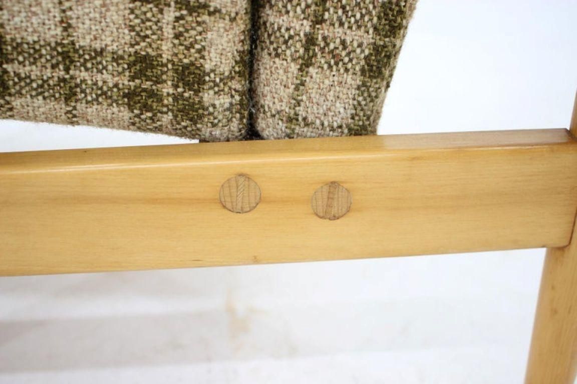 Zeldzame mid-century modern beukhouten fauteuil met vleugelleuningen door ÚLUV, Tsjecho-Slowakije, jaren 1960 photo Meubels