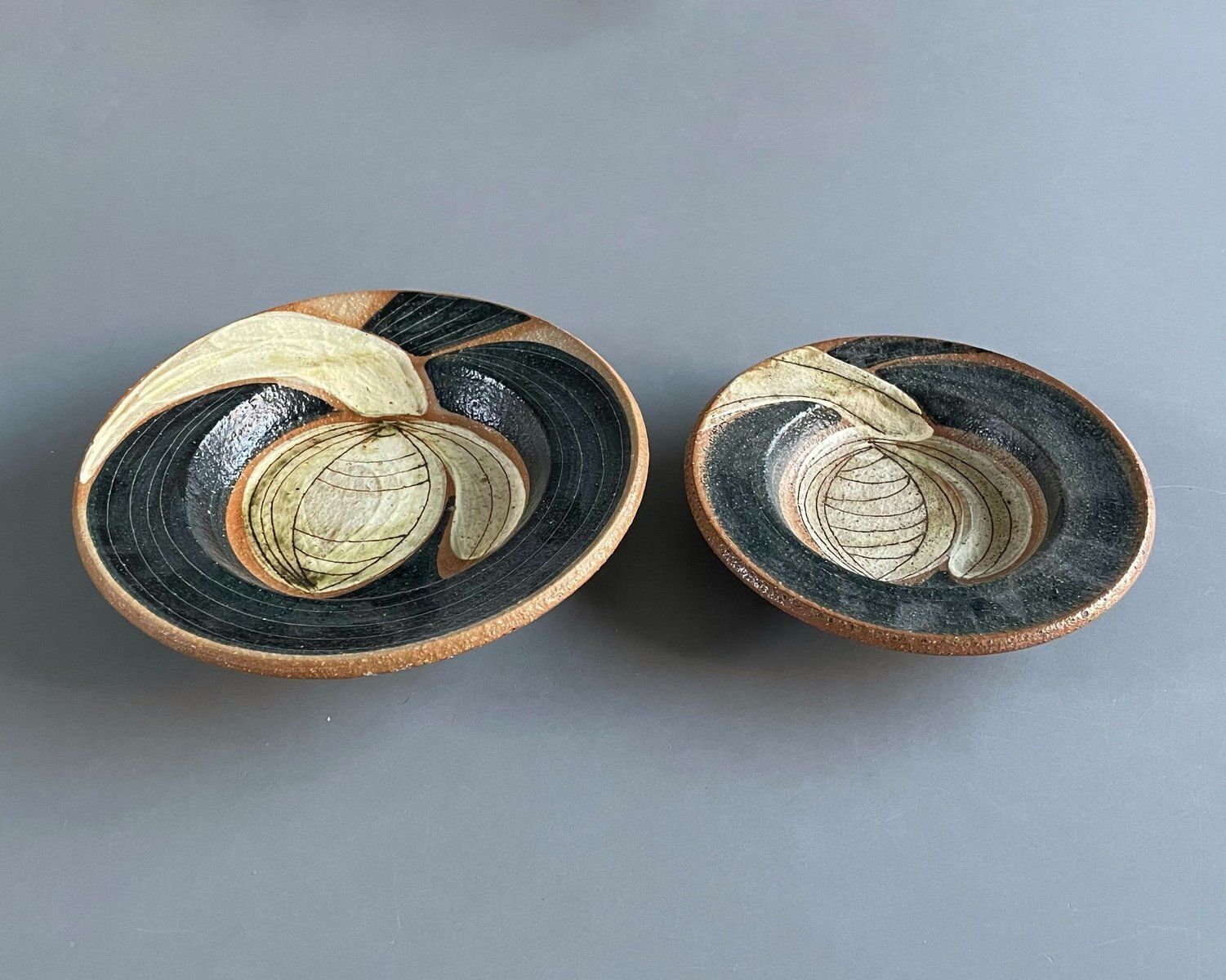 Stoneware Plates By Noomi Backhausen For Soholm Stentoj, 1970s, Set Of 2 photo for sale