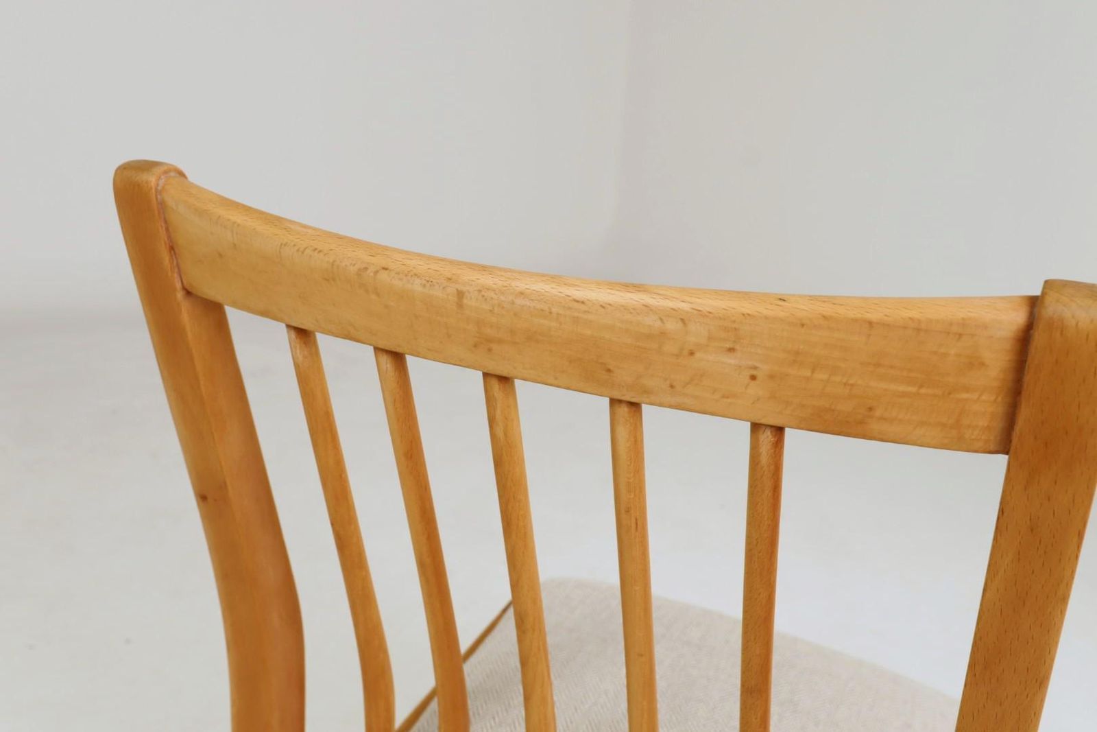 photo vintage Vintage Dining Chairs Set Of 4, Natural Beech Wood, Herringbone Upholstery