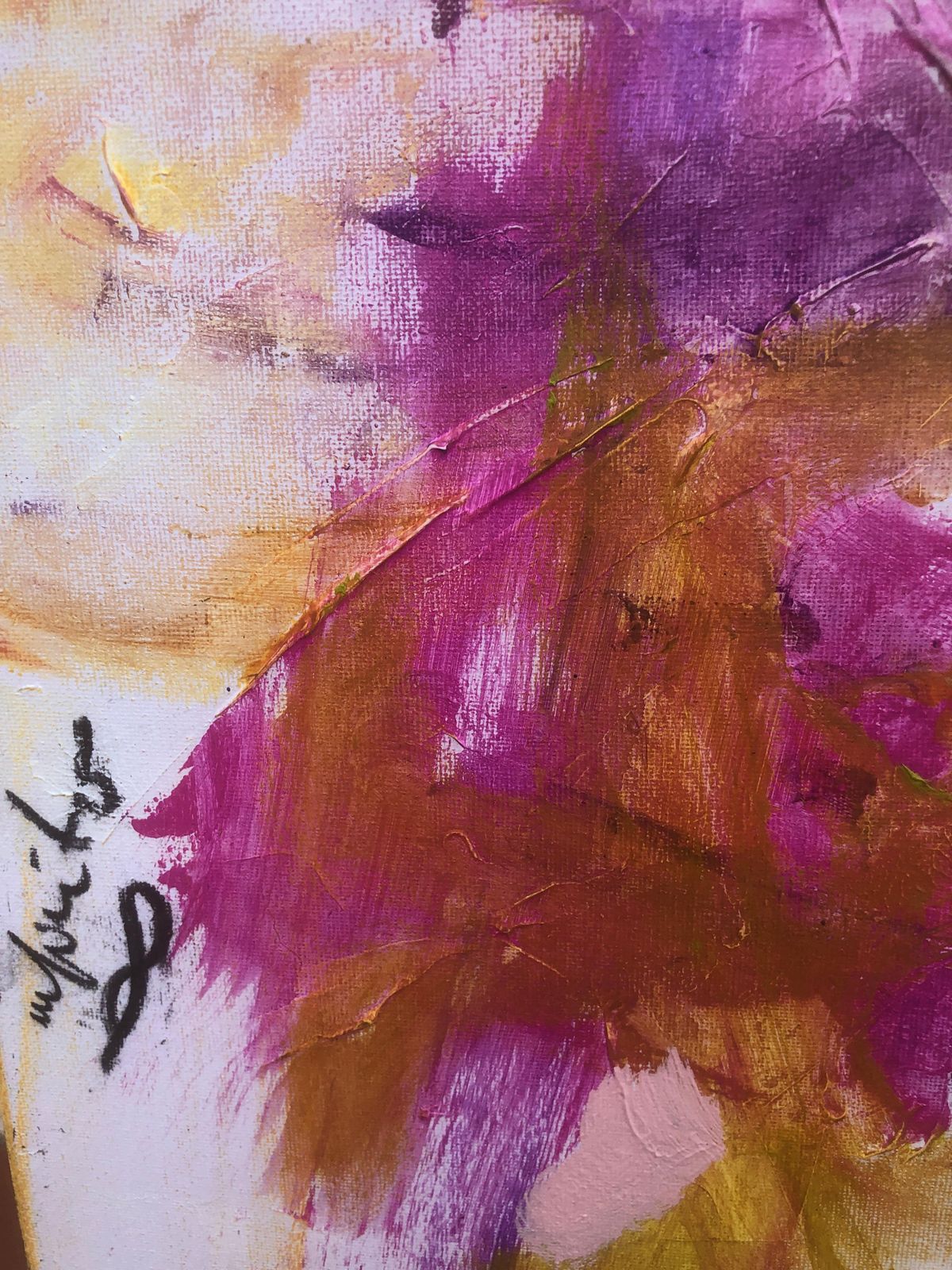 Nerea Caos Abstract Expressionist Figure In Pink And Gold Contemporary Spanish Oil Painting 2023 photo vinterior
