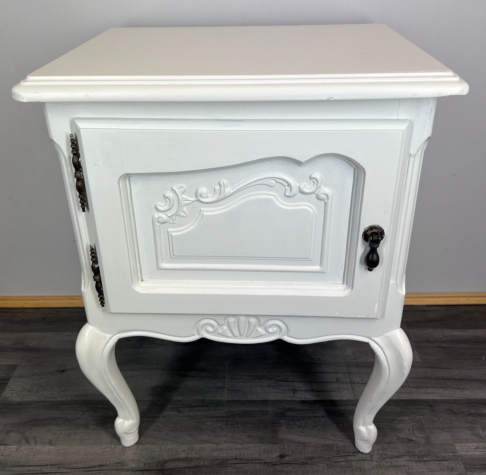 Pair Of Bedside Tables Antique French Style Shabby Chic Carved Cabinets Lot 2986 photo Furniture
