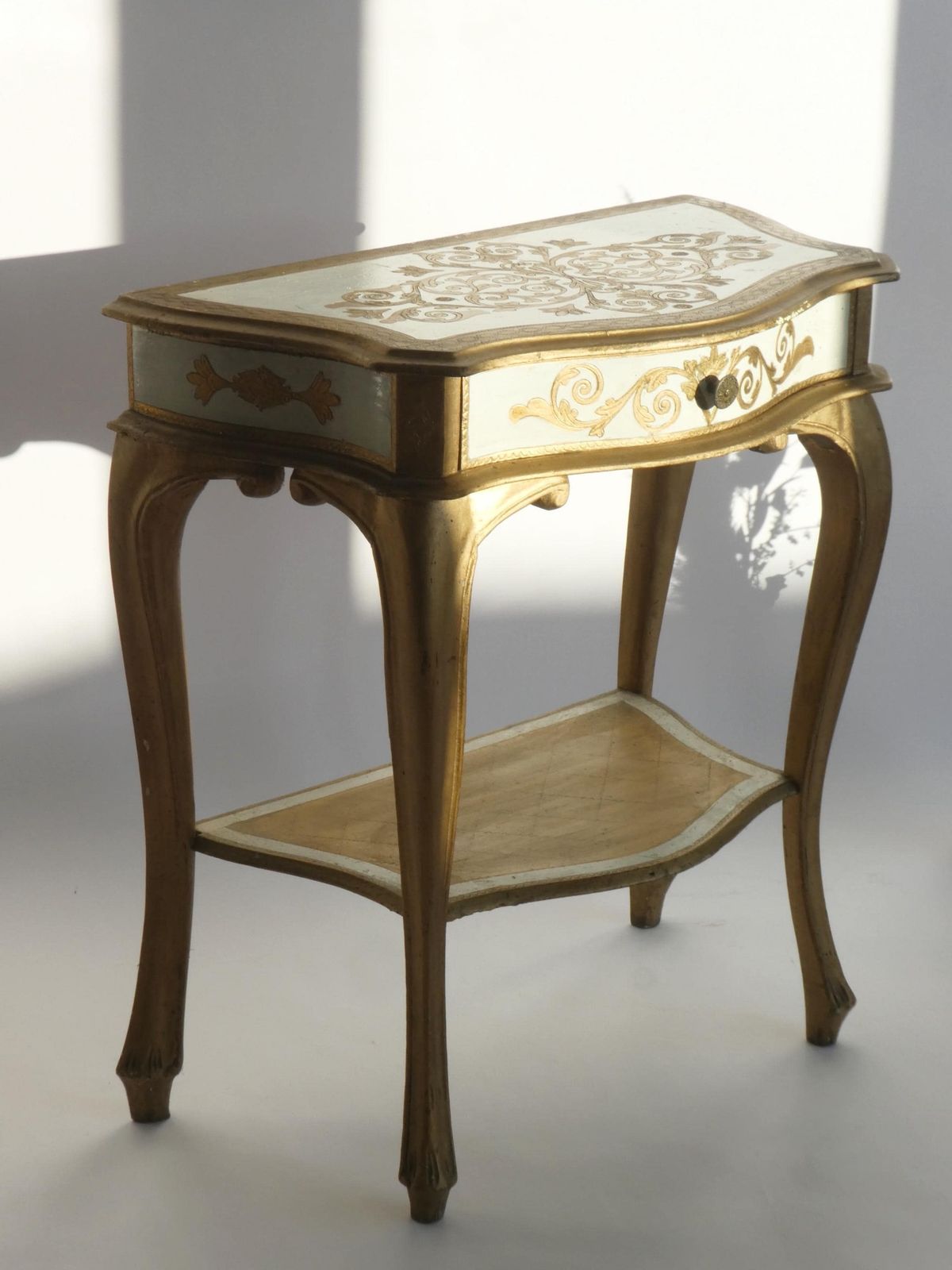 Mid Century Gilded Florentine Wooden Entry Table, Gold White Console, Mid Century Nightstand Hollywood Regency Side Table photo vintage