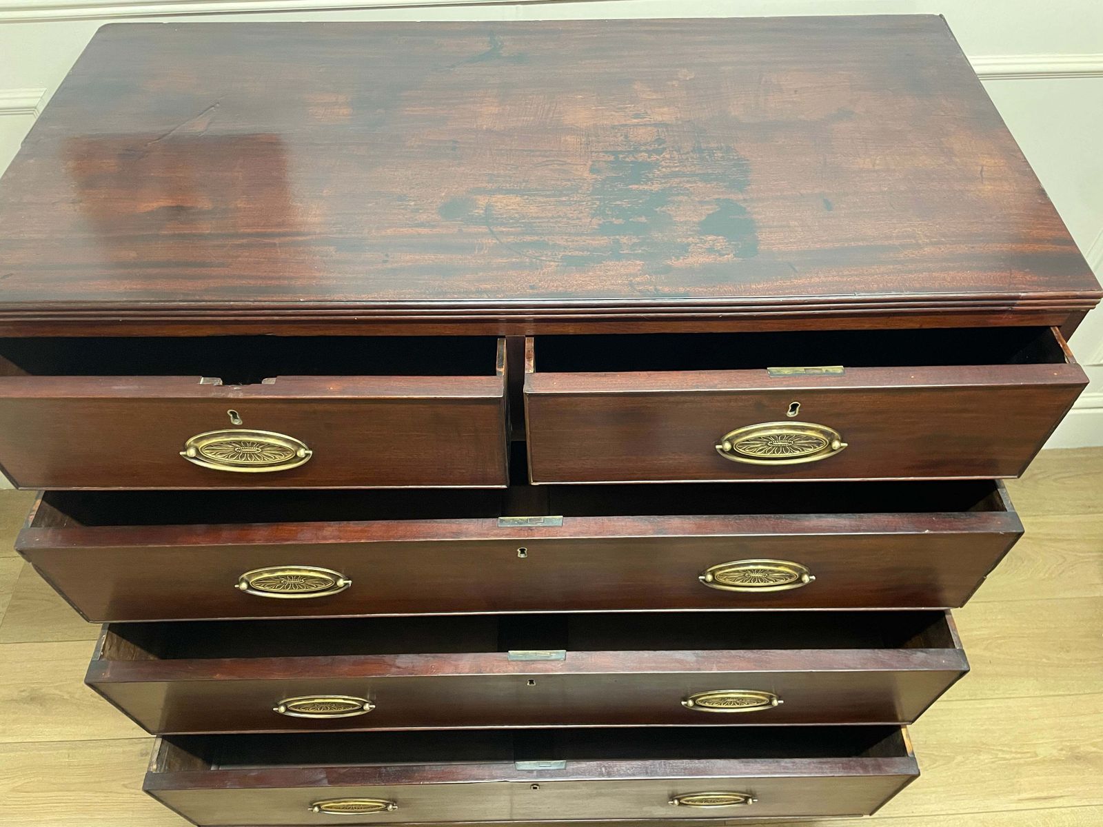 photo vintage Antique Mahogany Georgian Chest Of Drawers