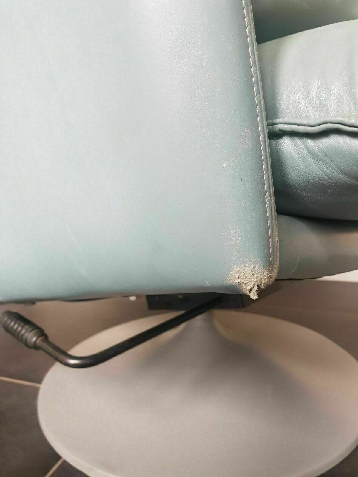 photo vinterior Mid Century Leather Swivel Armchair By Alex Hentoven For Leolux