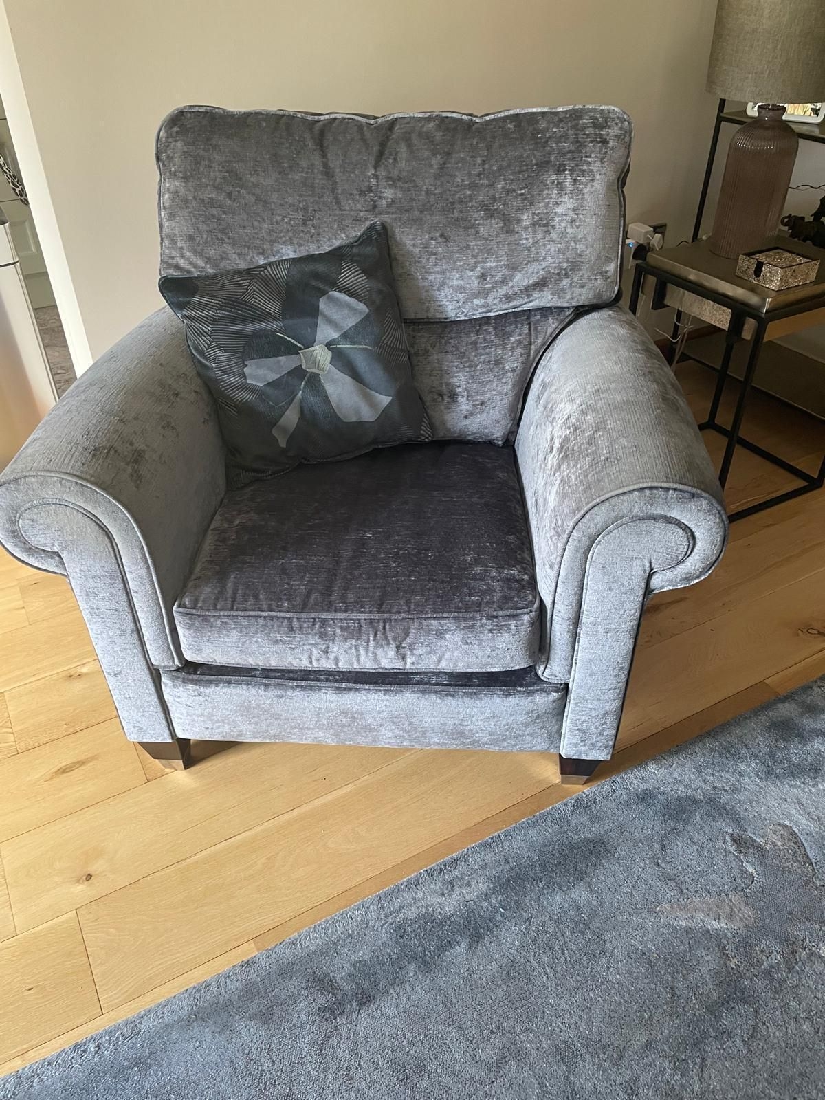 Price Reduction: Will Sell Separately. Duresta Kingston 3 Piece Suite. 2 X 4 Seater Settees. 1 Armchair. photo vinterior