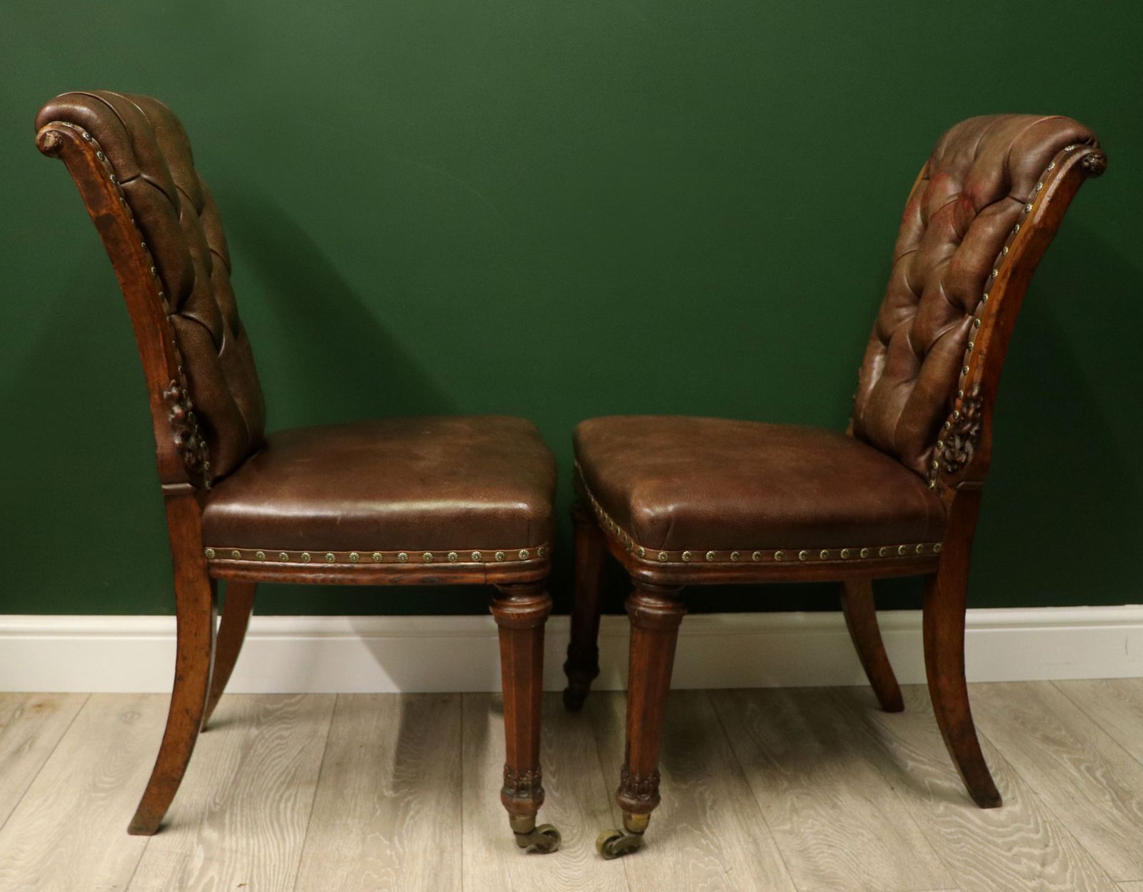 photo for sale An Absolutely Lovely Pair Of Oak Framed & Leather Side Chairs In Excellent Condition.