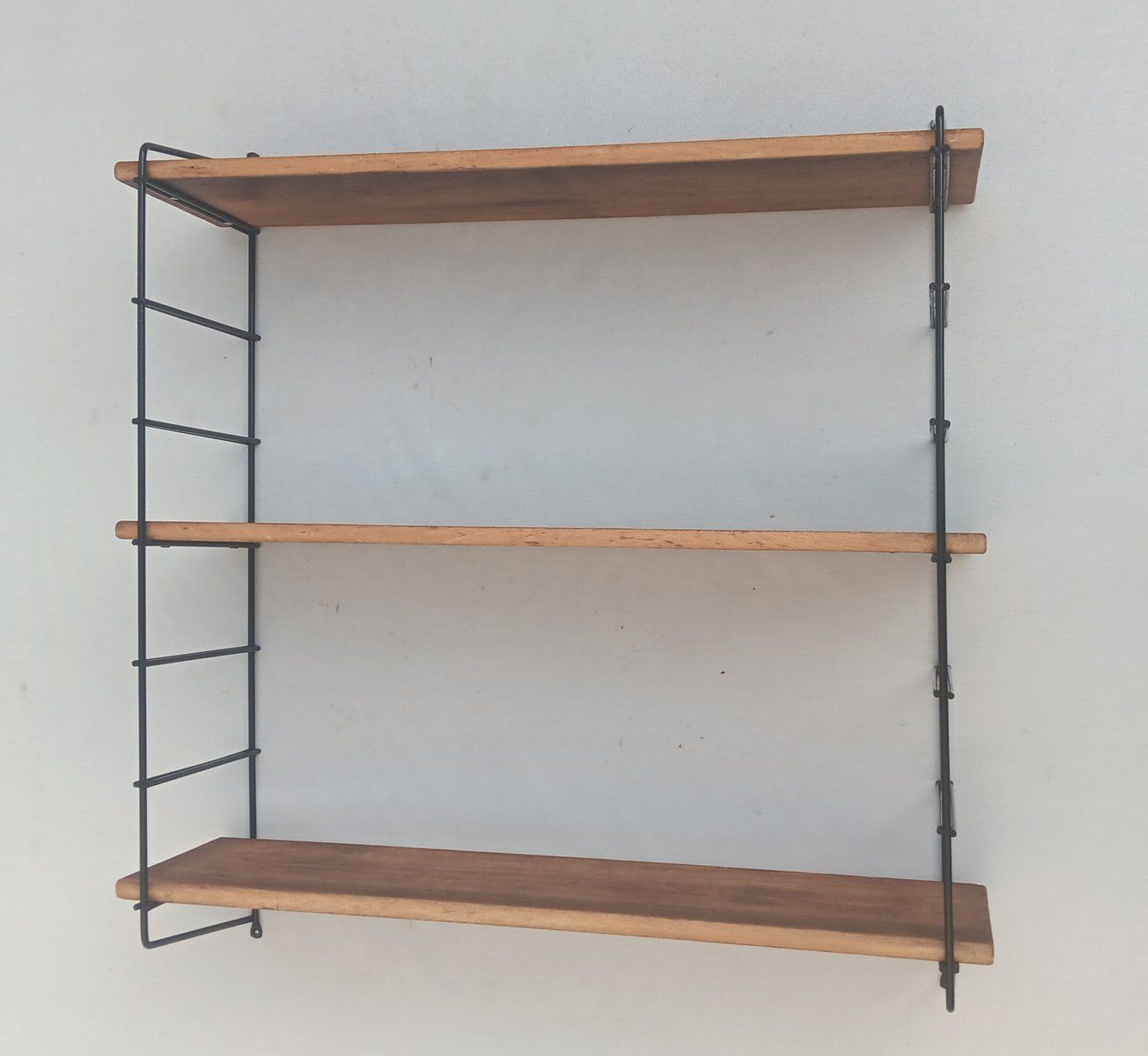 Étagère murale mid-century en bois et métal, années 1950 photo furniture