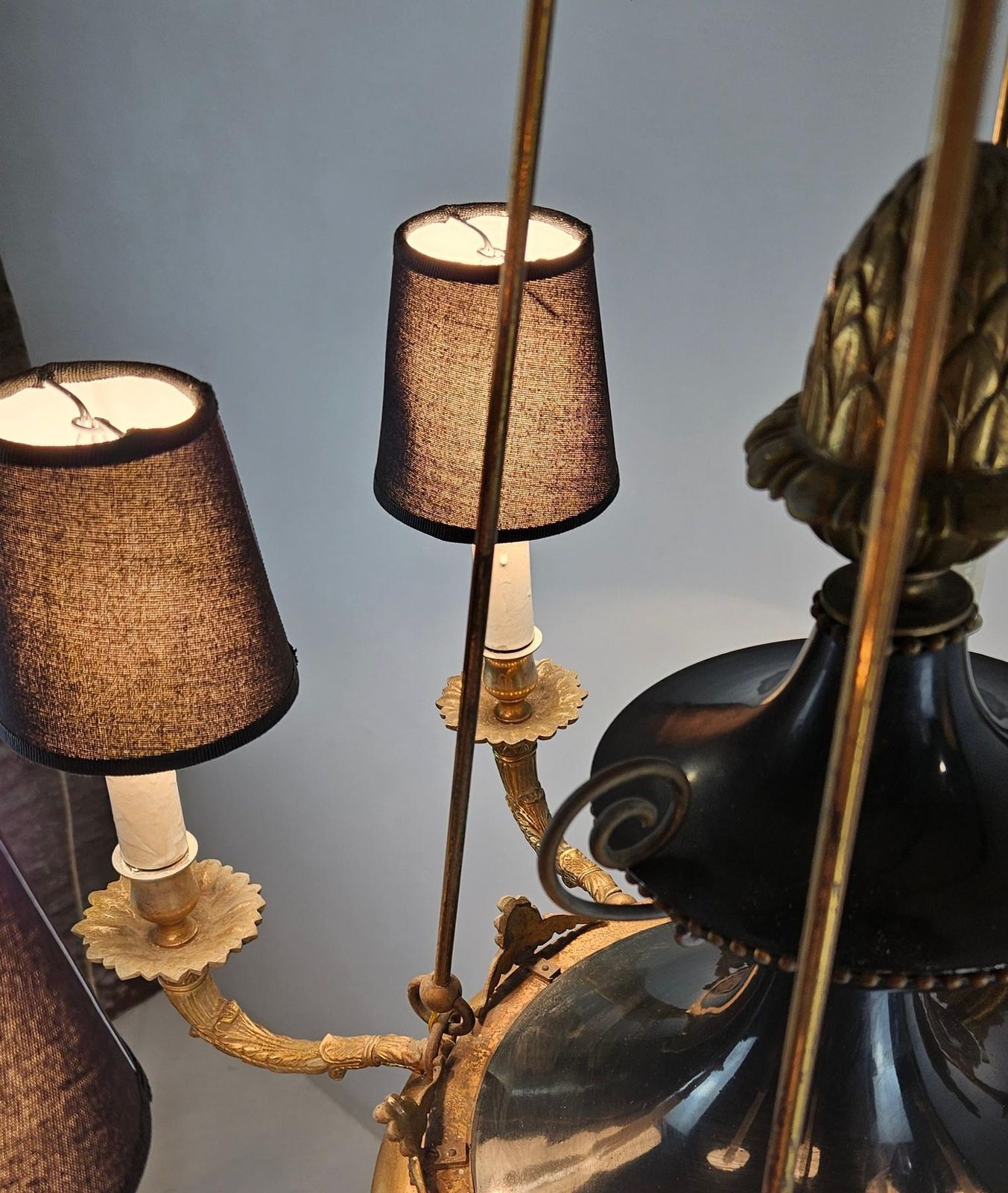 Large Italian Empire Style Chandelier With Tôle And Gilt Bronze Details, 1940s photo vinterior