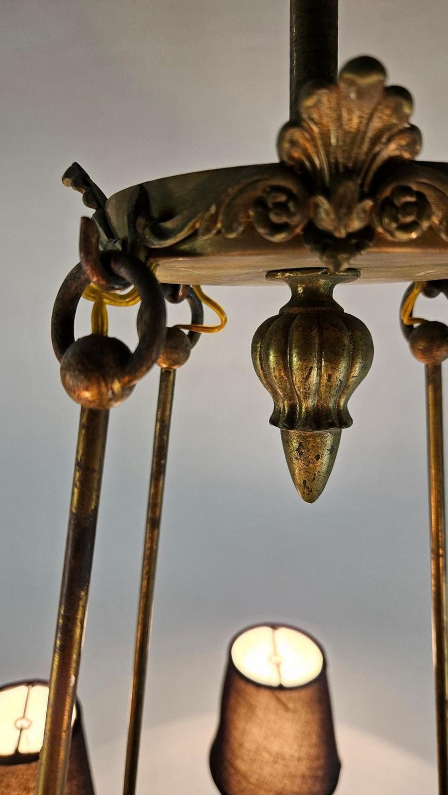 photo vinterior Large Italian Empire Style Chandelier With Tôle And Gilt Bronze Details, 1940s