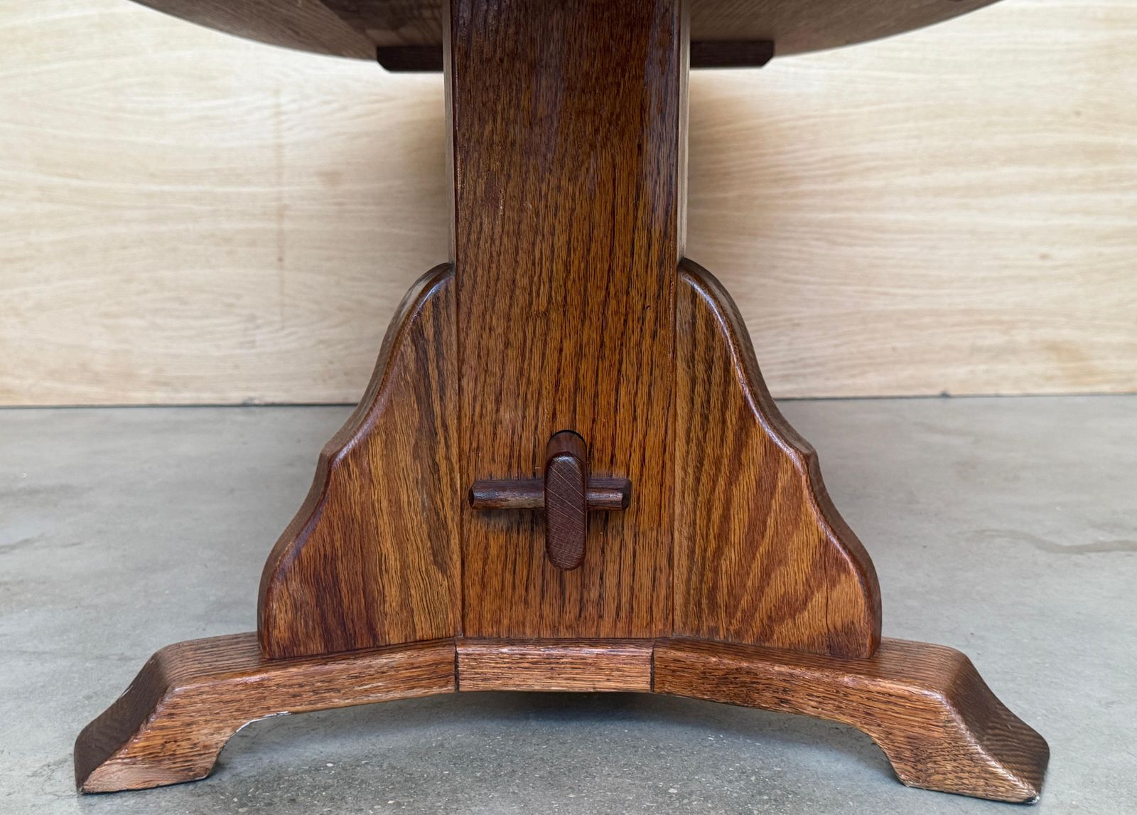 2006.0 Oval Oak Coffee Table In Arts & Crafts Style photo