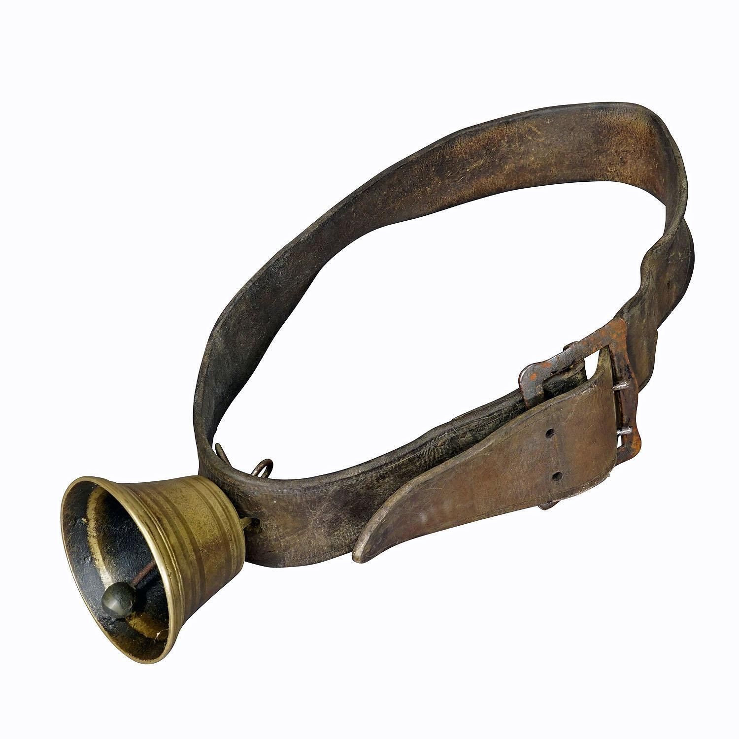 Antiek gegoten bronzen koebel, gemaakt in Zwitserland, ca. 1900 photo furniture
