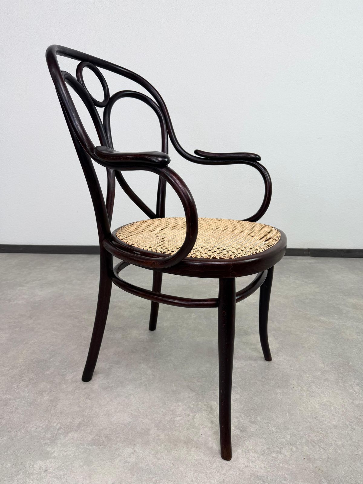 Bentwood "Angel Back" Armchair Nr.19 By Thonet photo furniture