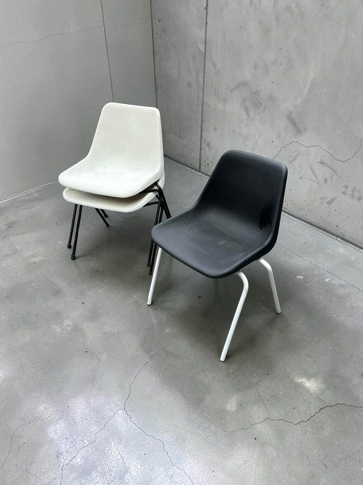 Robin Day Polypropylene Stacking Chairs For Hille, Set Of Three, C.1960s–70s