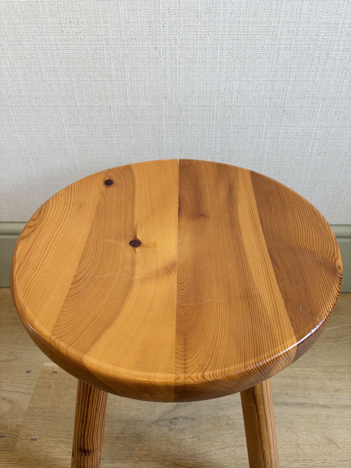 Charlotte Perriand Tripod Stool For Les Arcs photo vinterior