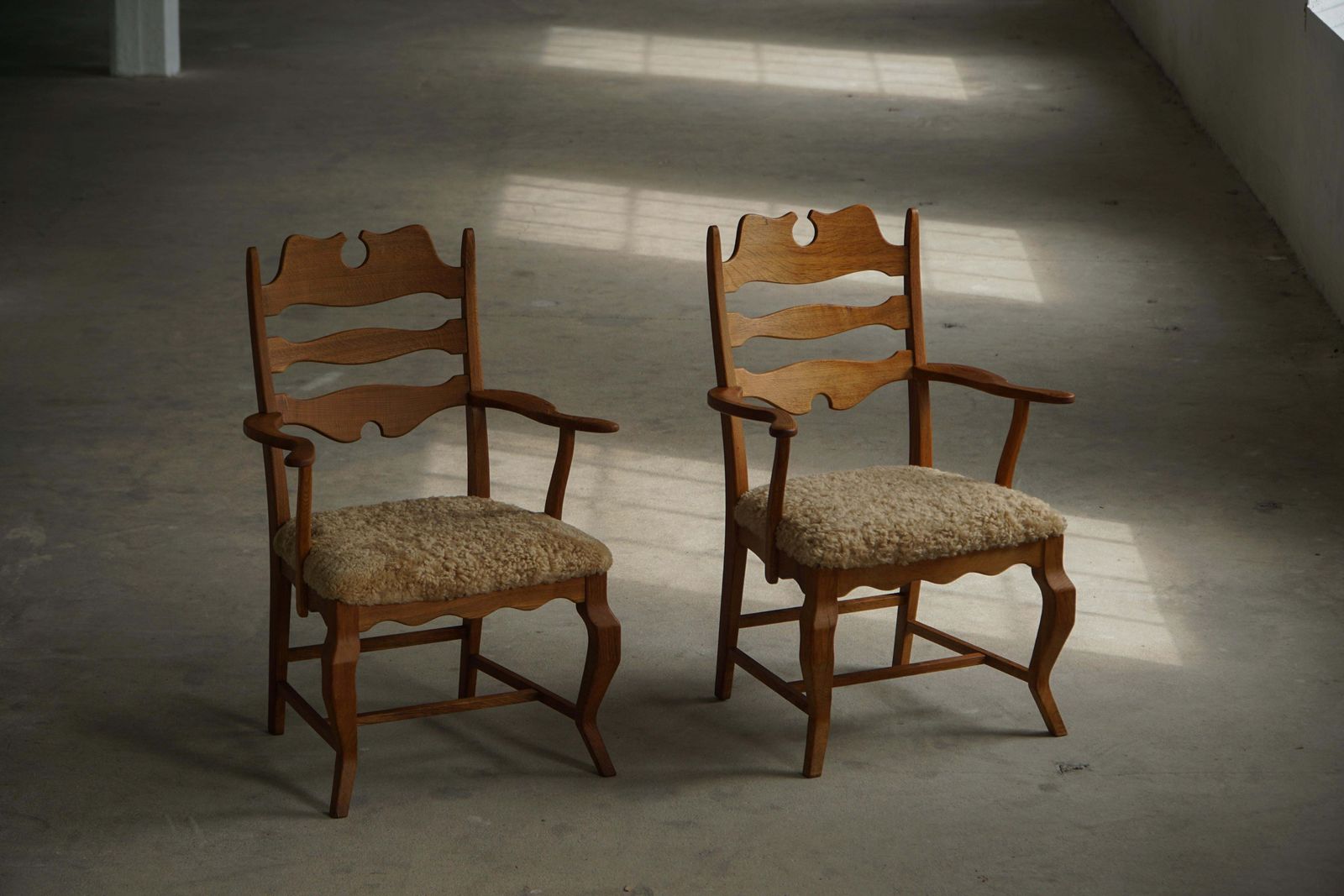 Furniture Pair Of Razorblade Armchairs By Henning Kjærnulf, Oak & Lambswool, 1960 photo