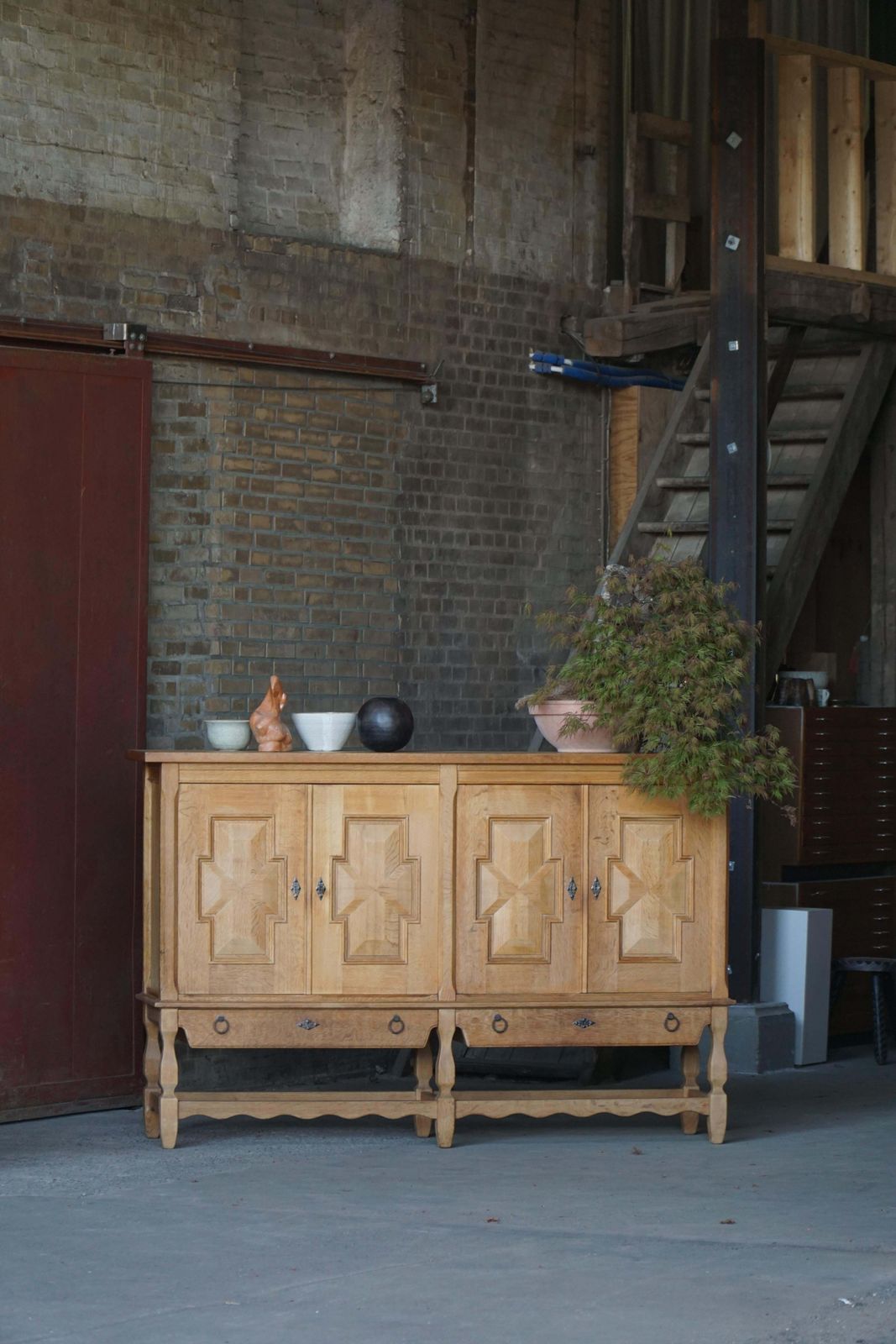photo vintage Henning Kjærnulf, Oak Sideboard, Danish Mid Century, Nyrup Møbelfabrik, 1960s