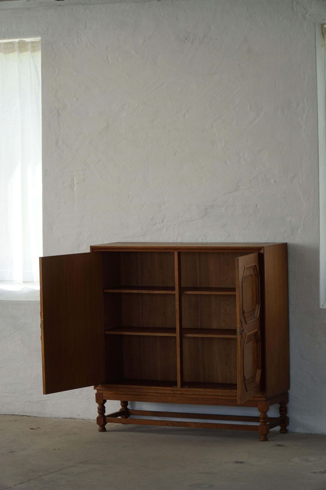 photo furniture Danish Modern, Sclulptural Classic Cabinet In Oak And Burl Wood Veneer, 1950s