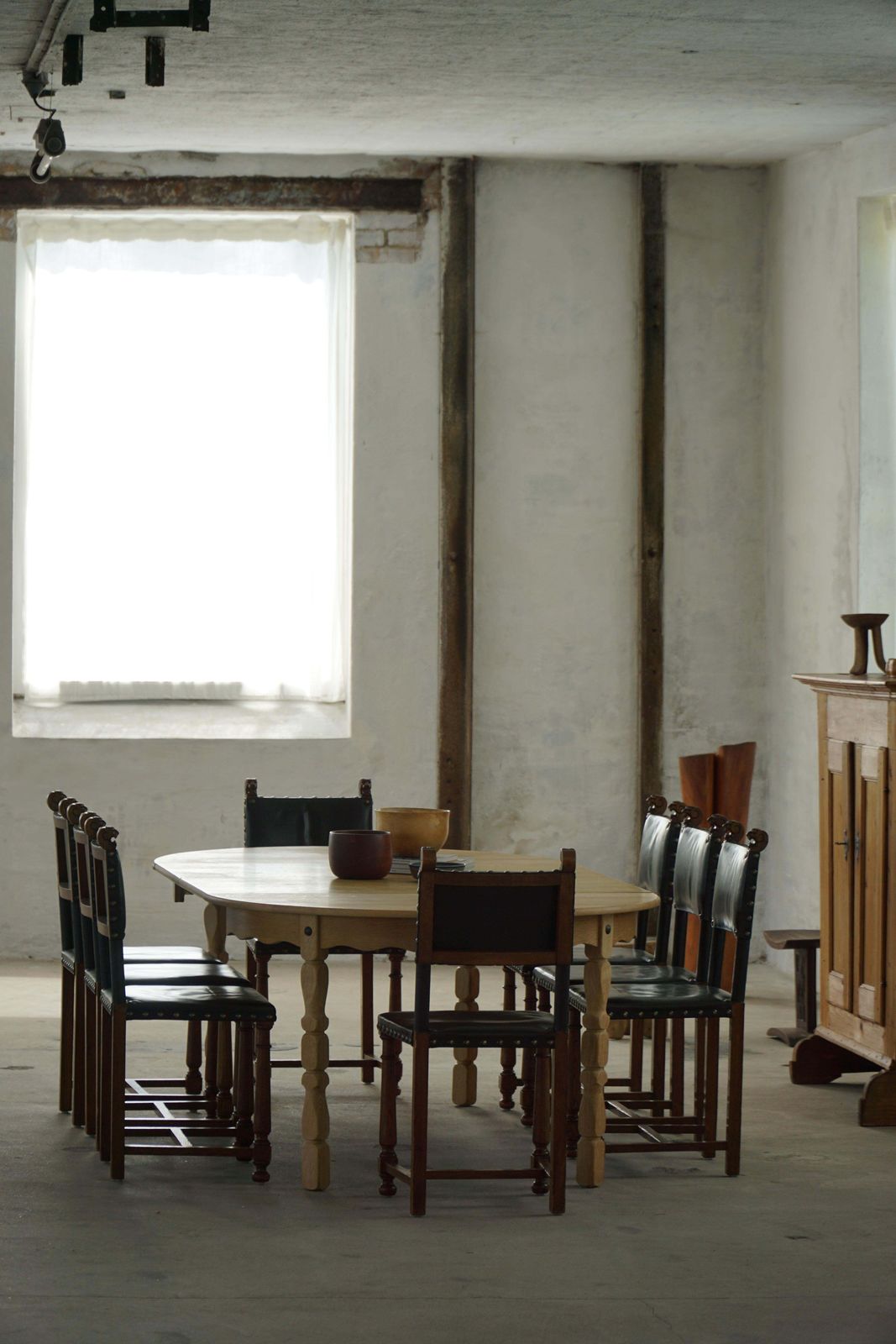 photo furniture Set Of 8 Swedish Grace Dining Chairs, Leather & Carved Wood, Early 20th Century