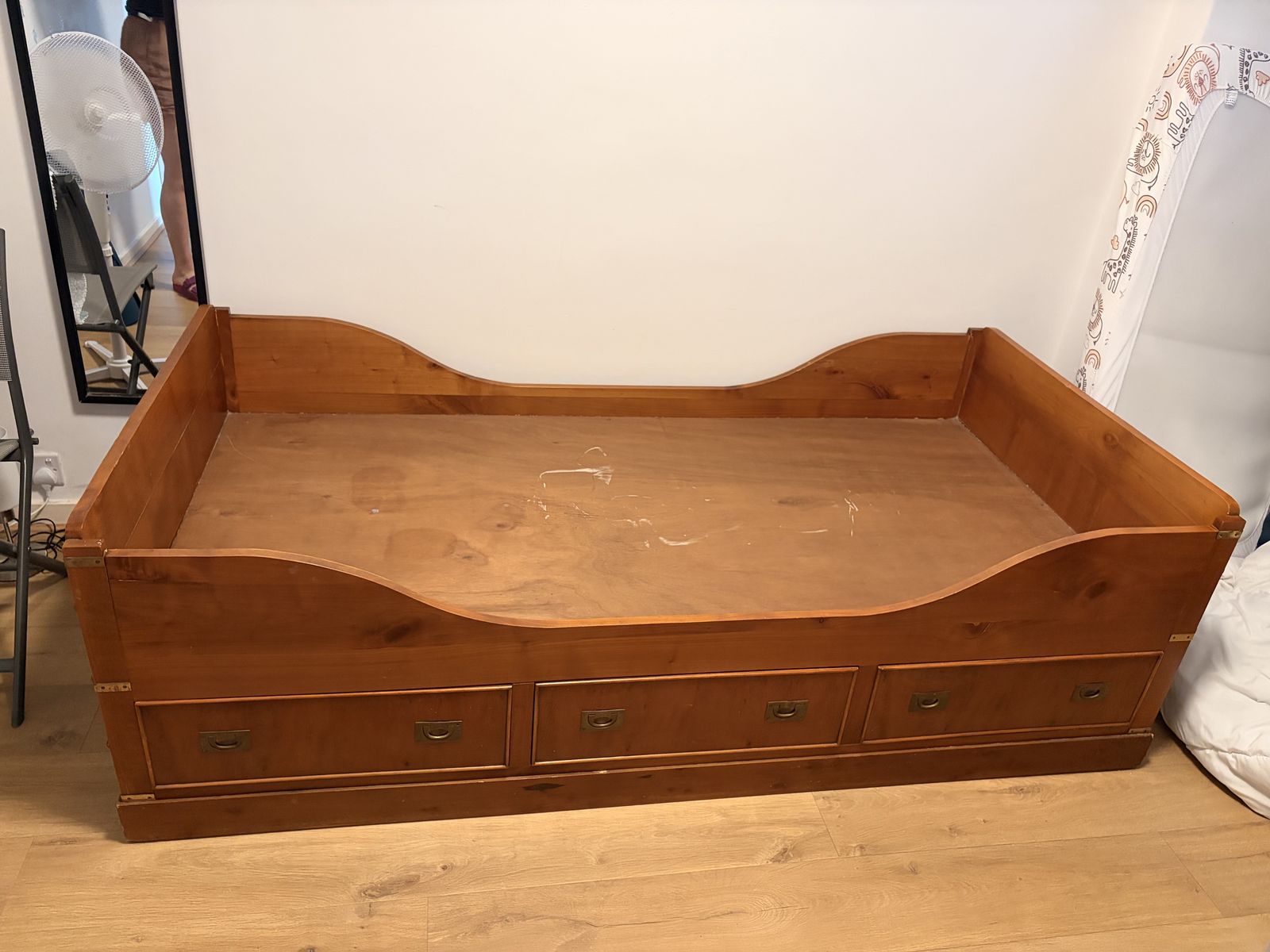 photo furniture Simon Horn Solid Wood Sleigh Bed With Three Drawers – Vintage British Design