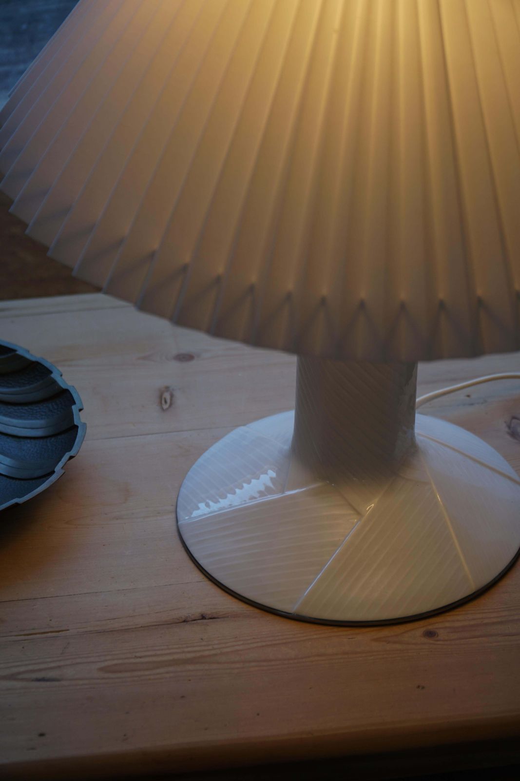 photo vinterior Danish Modern, Royal Copenhagen “Luciana” Porcelain Table Lamp, Denmark, 1980s
