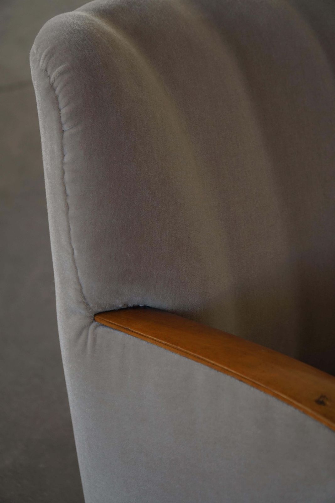 photo vintage Pair Of Danish Modern Art Deco Lounge Chairs, Reupholstered, Mohair & Elm, 1940s