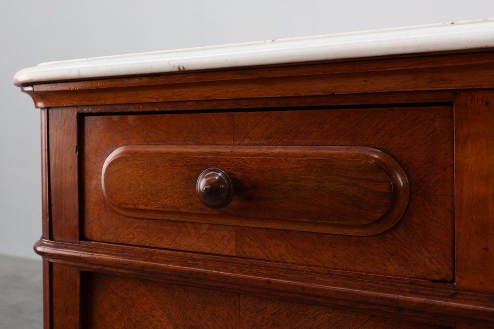 photo vinterior Louis XV Nightstands With Carrara Marble Tops, France, 1890s, Set Of 2