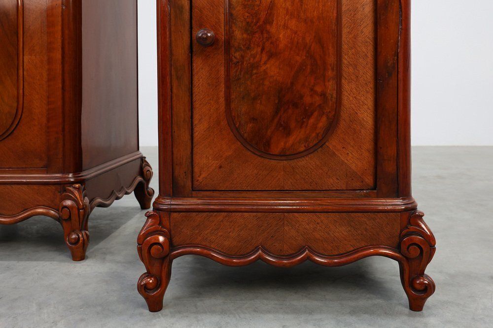 photo vintage Louis XV Nightstands With Carrara Marble Tops, France, 1890s, Set Of 2