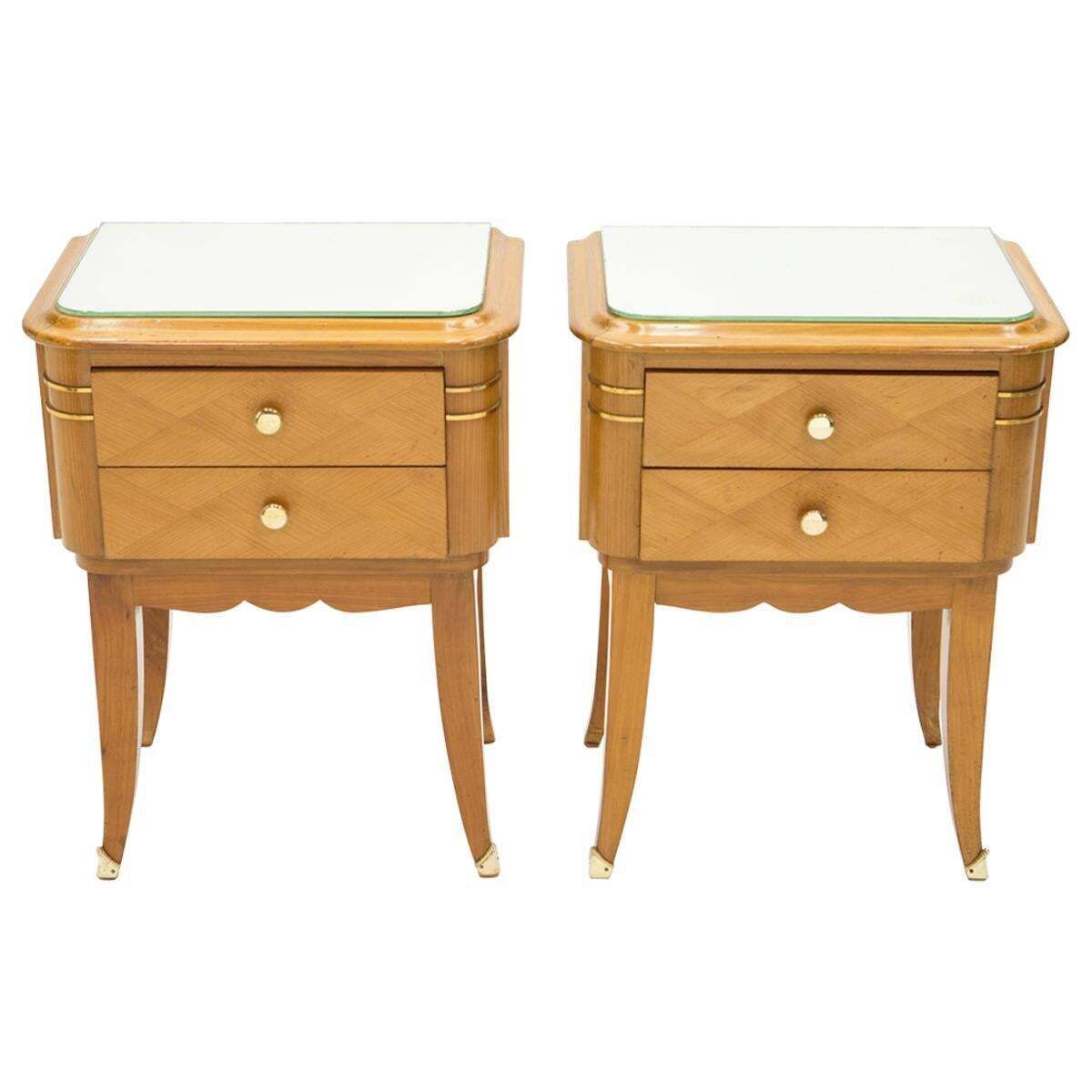 Tables de chevet françaises en sycomore et laiton, 2 tiroirs, par Jean Pascaud, années 1940