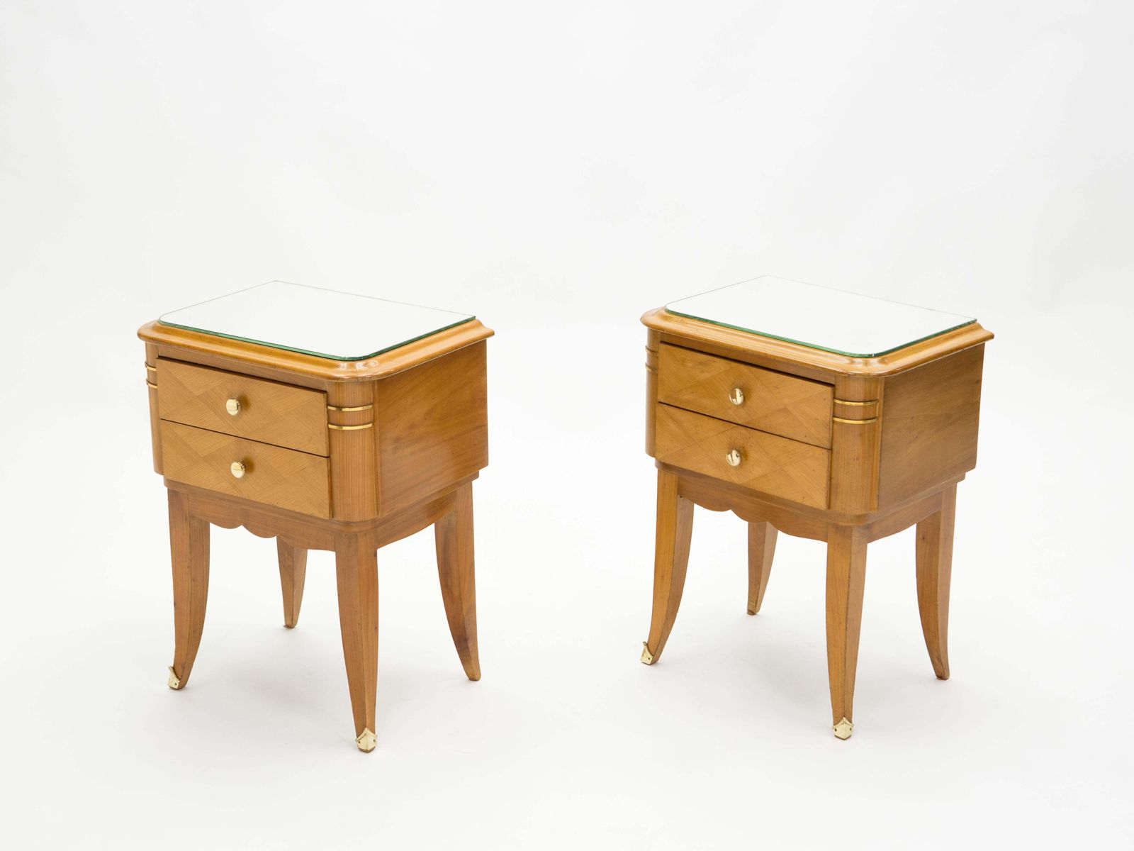 Tables de chevet françaises en sycomore et laiton, 2 tiroirs, par Jean Pascaud, années 1940 photo for sale