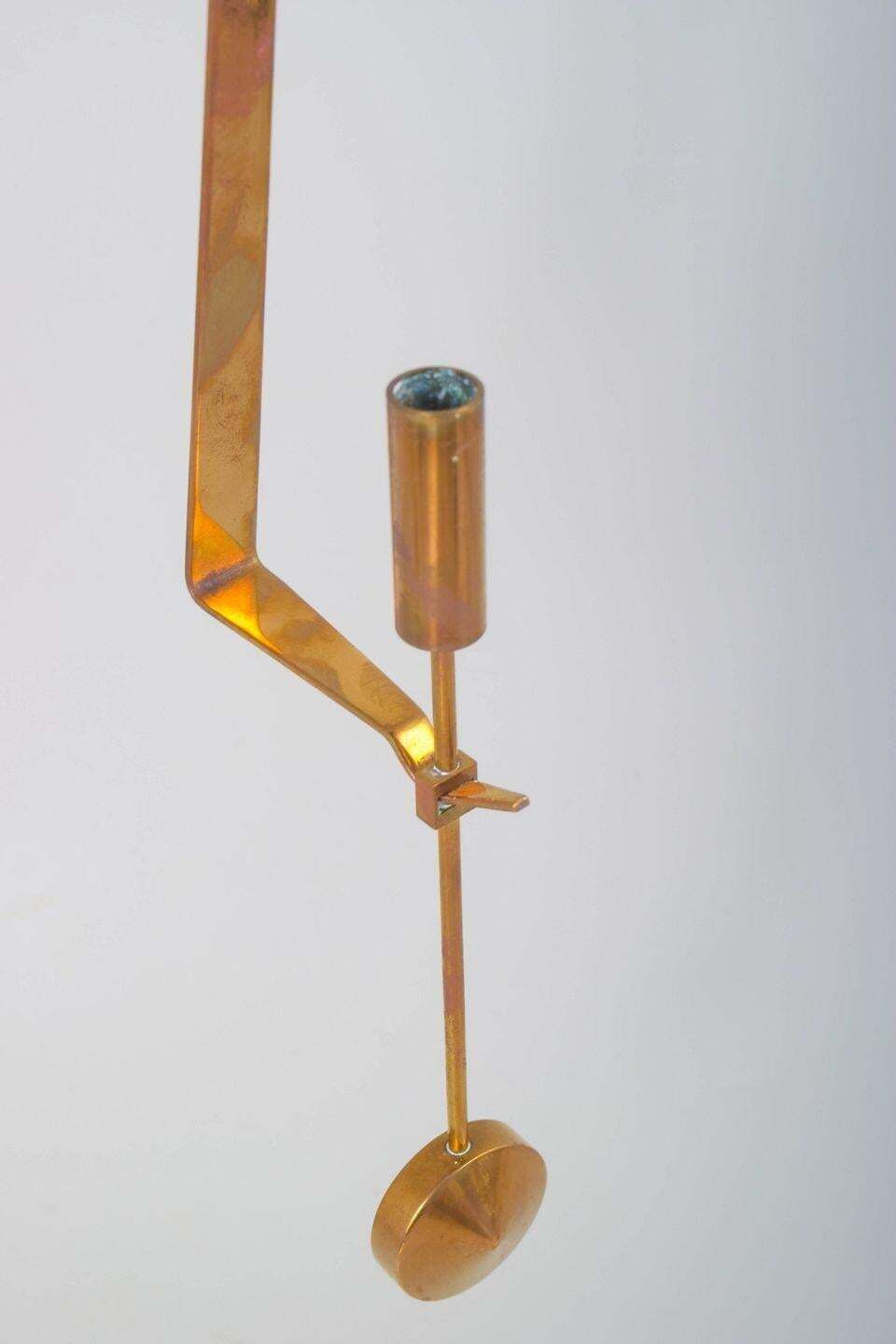 Bougeoir mural Pierre Forsell, Skultuna, en laiton à suspension pendulaire photo furniture