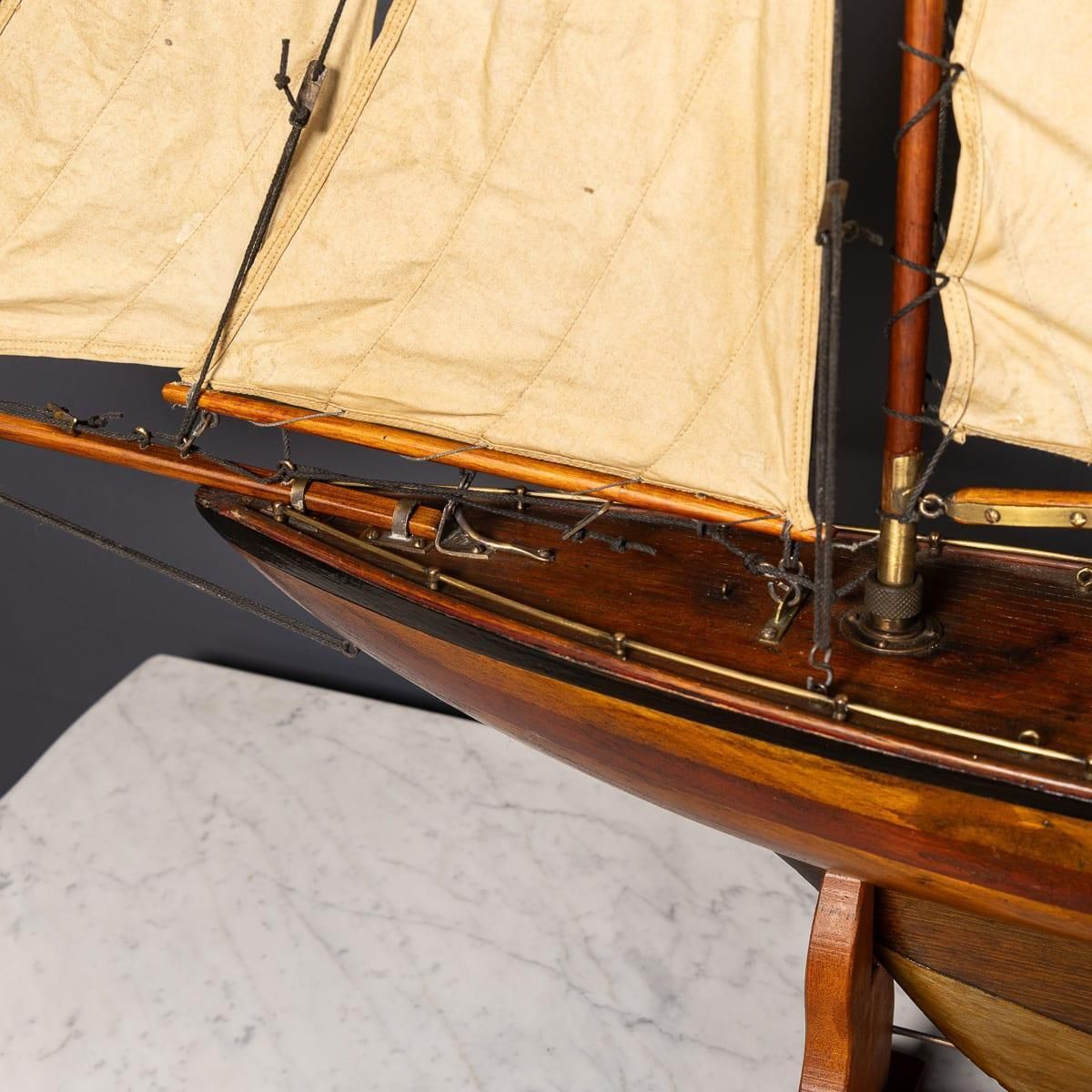 1625.0 English Gaff Rigged Pond Yacht, Mahogany & Oak, Brass Fittings, 1930 photo