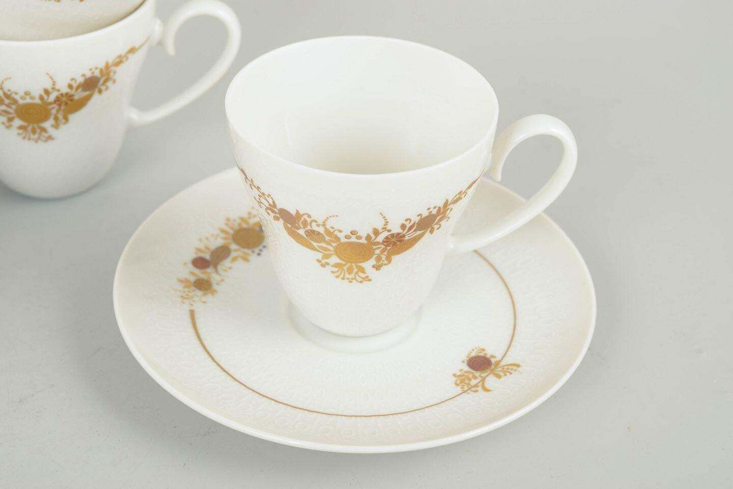 Bjørn Wiinblad voor Rosenthal. Vier koffiekopjes met schoteltjes. Romanze-serie. photo for sale