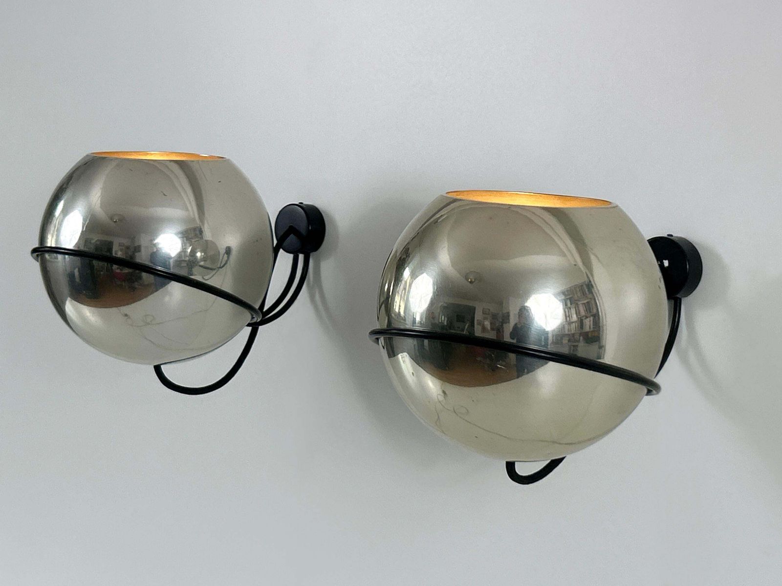 photo buy Set Of Two Spherical Sconces Model 232/G By Gino Sarfatti Fo Arteluce Italy 1961