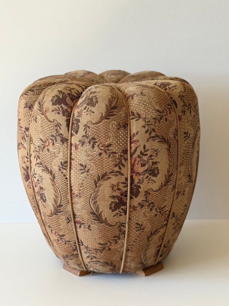 Ottoman van Jindrich Halabala voor Cesky Nabytek, voormalig Tsjecho-Slowakije, 1956 photo for sale