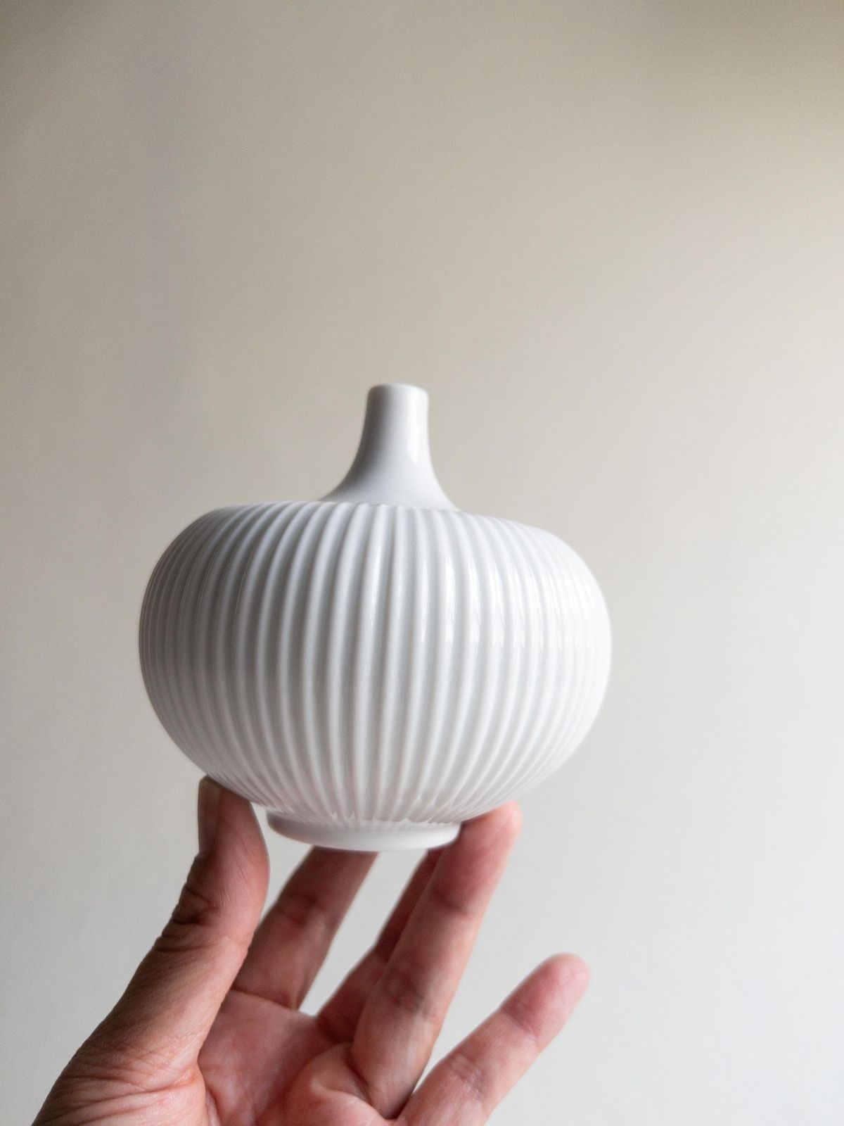 Suisse Langenthal Porcelain Bud Vase – Mid Century Ribbed Pumpkin Vase photo furniture