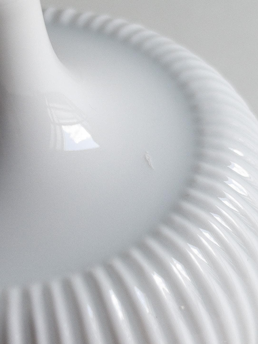 photo vinterior Vase soliflore Suisse Langenthal en porcelaine, vase côtelé forme citrouille mid-century