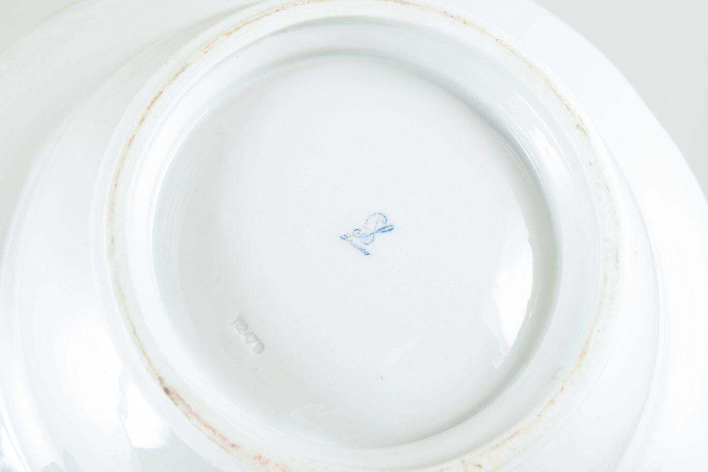 Large Porcelain Tureen With Floral Motifs. Dresden, Germany. Mid 20th C photo Home Decor