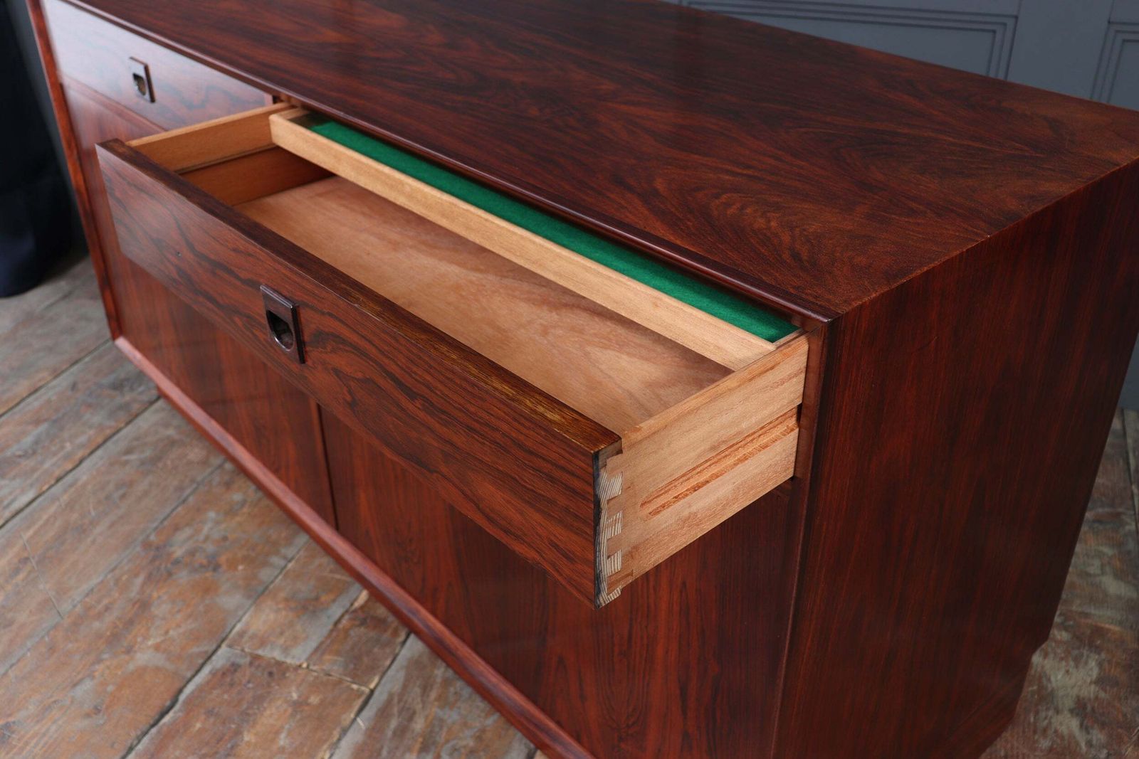 photo vintage Danish Rosewood Sideboard By Brouer Møbelfabrik