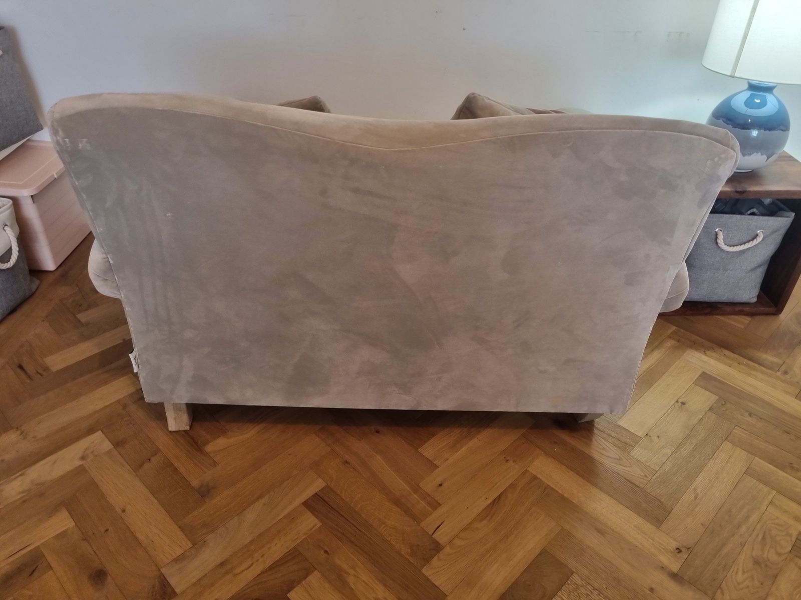 Loaf Crumpet Loveseat photo 650.0