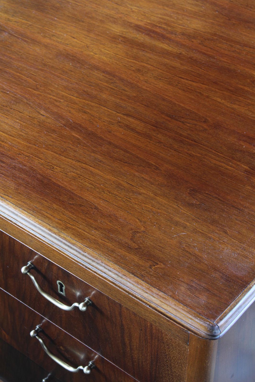 photo vintage Vintage Art Deco Mahogany Writing Desk, Danish Mid Century Modern, 1950s