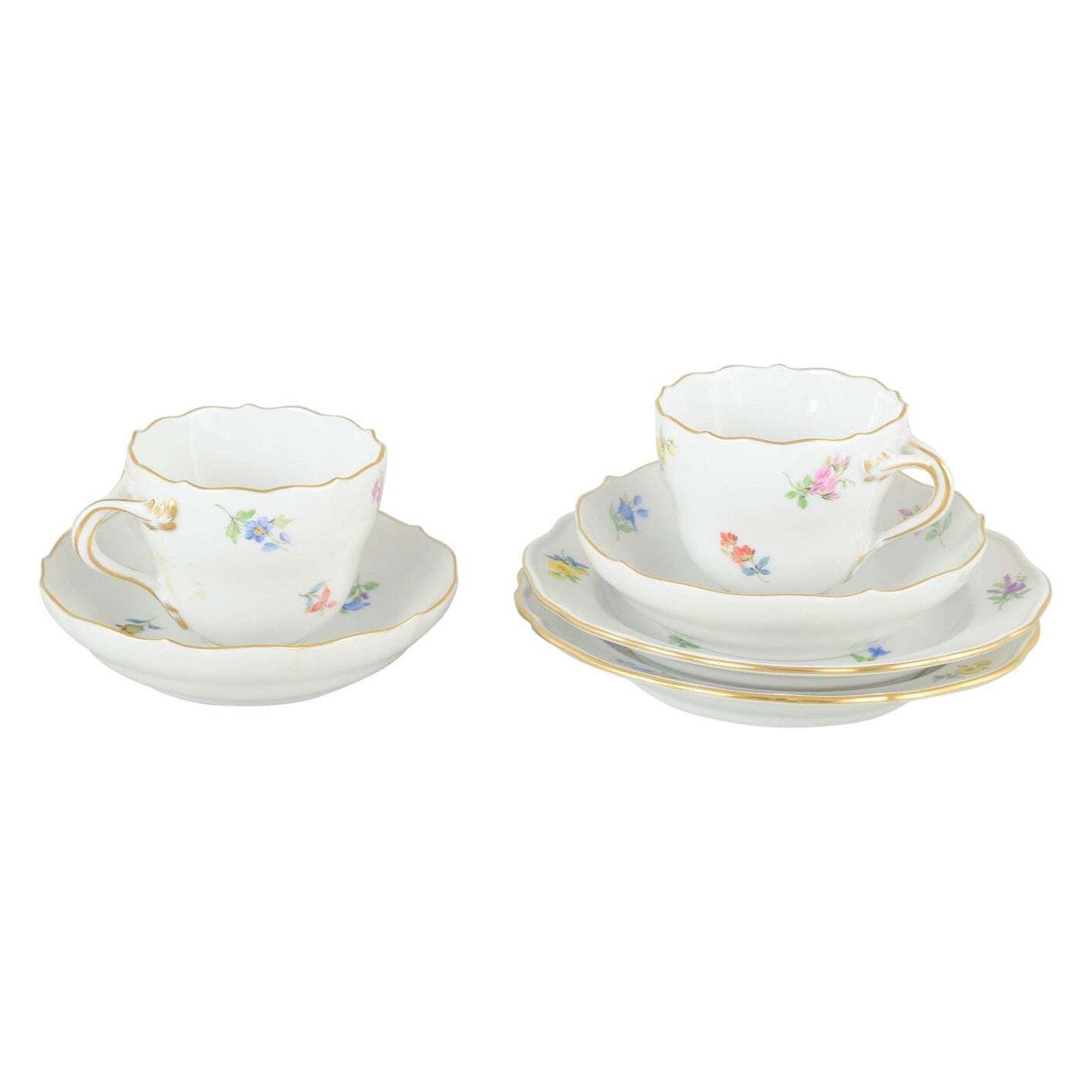 Meissen. Service de deux tasses à moka en porcelaine avec soucoupes et assiettes. Milieu du XXe siècle.