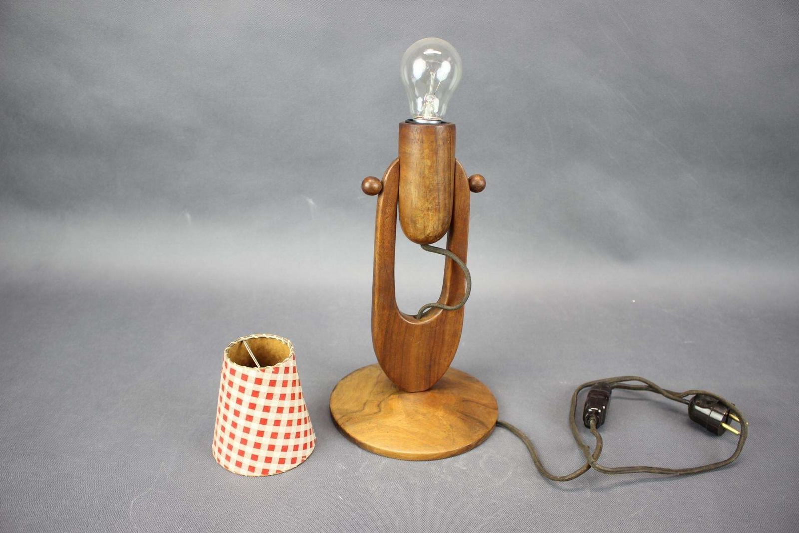 Mid-Century verstelbare houten tafellamp met geblokte kap, Tsjecho-Slowakije, 1 photo 375.0
