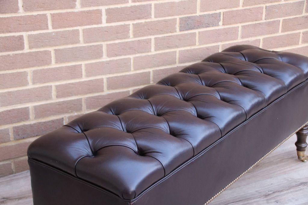 Chesterfield Ottoman photo 600.0