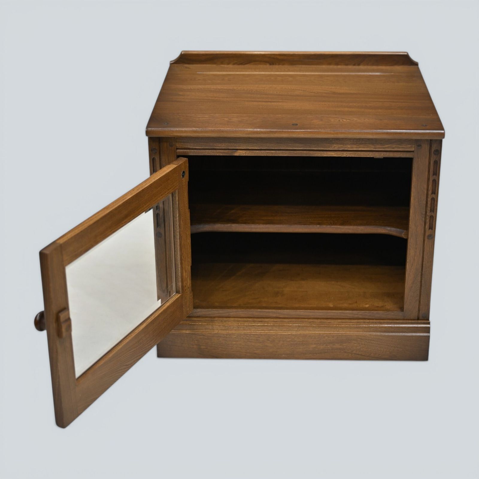 827.0 Ercol Entertainment Cabinets 5 Piece Corner Modular Golden Dawn Free Uk Delivery photo