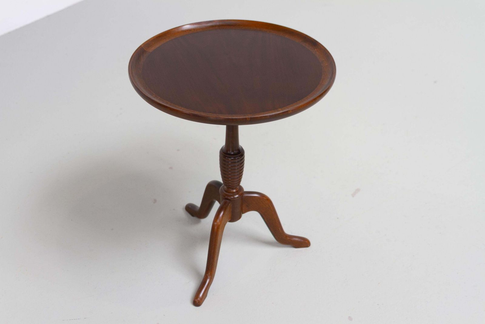 photo vinterior Round Danish Side Table In Oak And Walnut By Anton Kildeberg, 1960s.