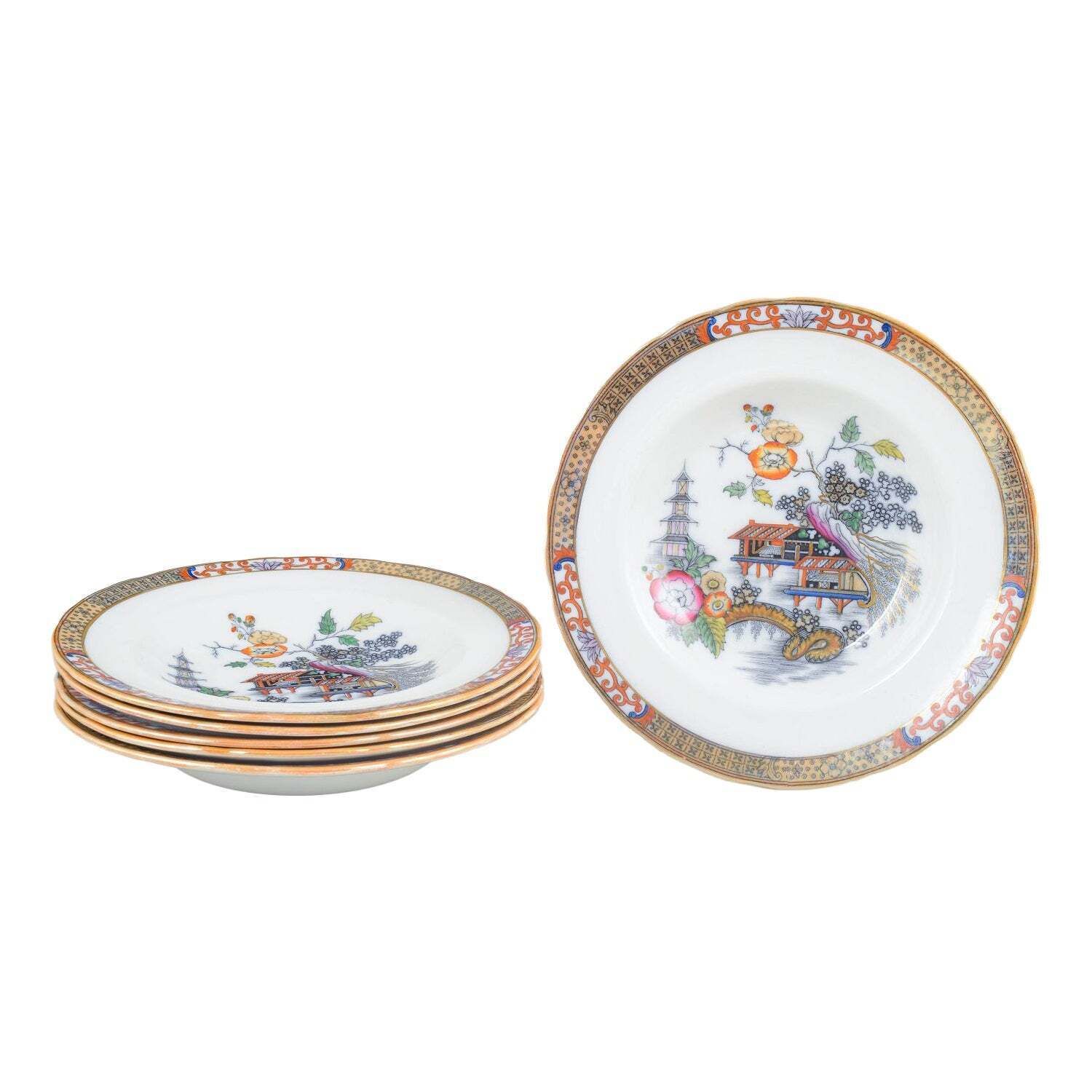 Six assiettes creuses en faïence de style japonais, Rörstrand, Suède, début du XXe siècle.
